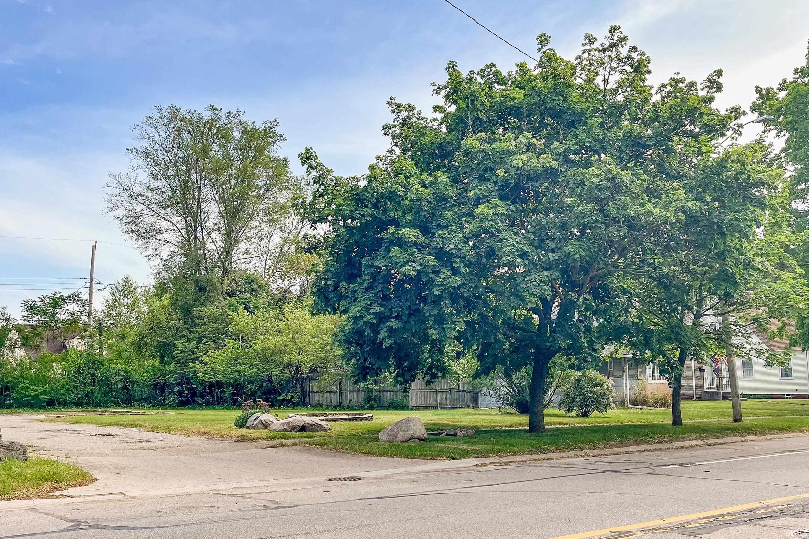 602 W Angela Boulevard South Bend IN 46617