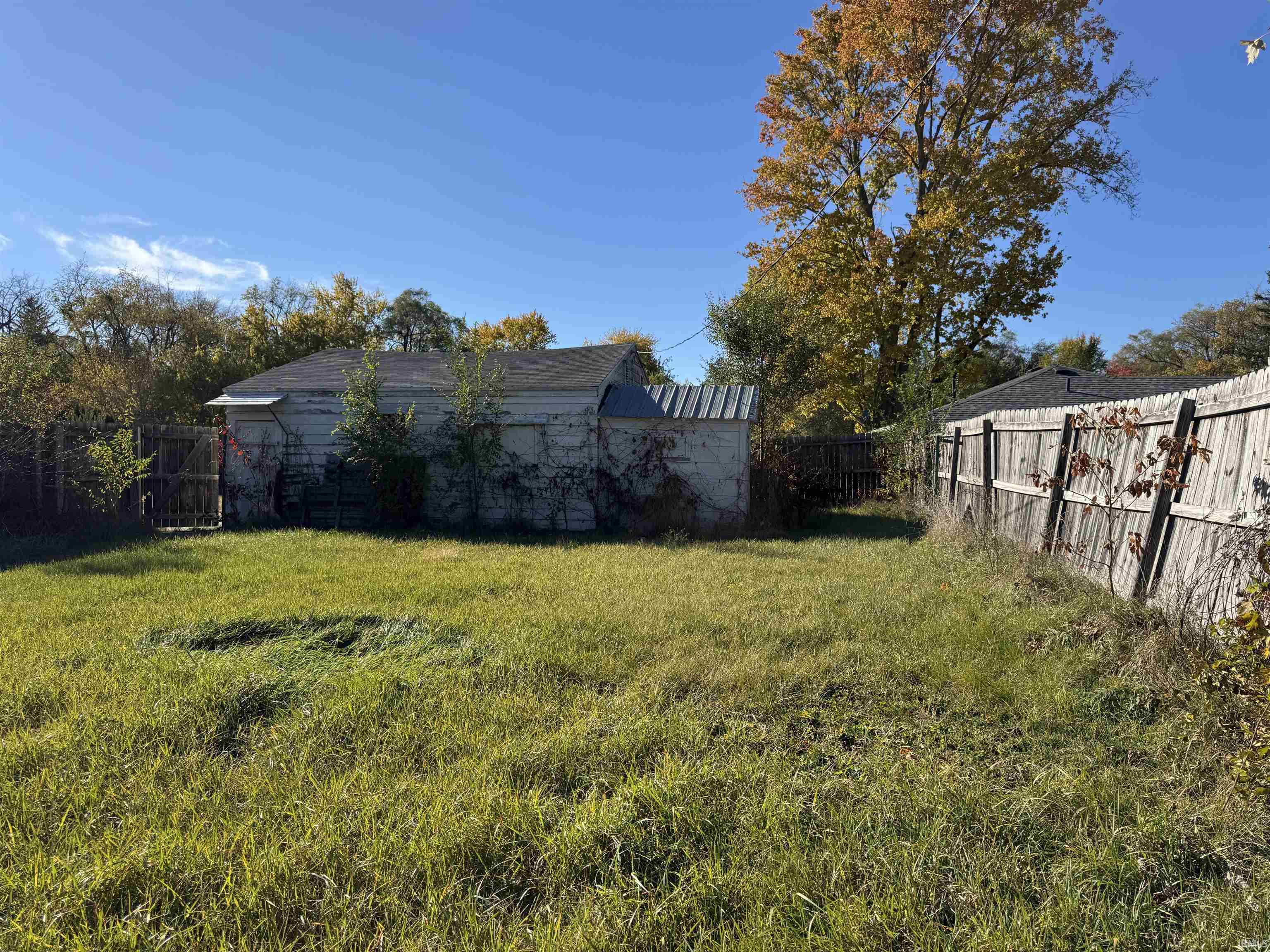 5217 W Colfax Avenue South Bend IN 46619