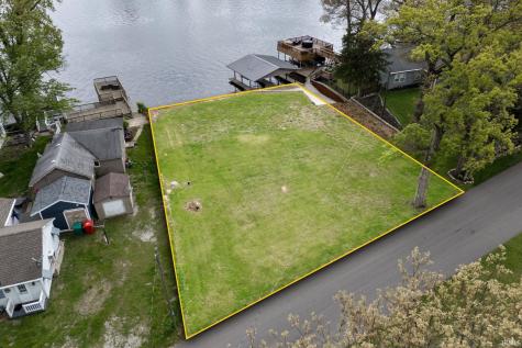 5224 E Quiet Water Court Monticello IN 47960