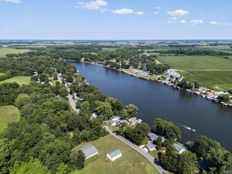 5224 E Quiet Water Court Monticello IN 47960