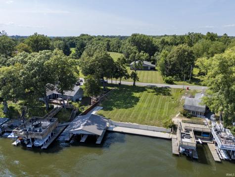 5224 E Quiet Water Court Monticello IN 47960