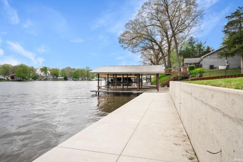 5224 E Quiet Water Court Monticello IN 47960