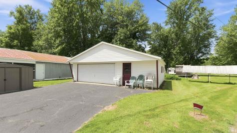 **** Lakewood Avenue Warsaw IN 46580