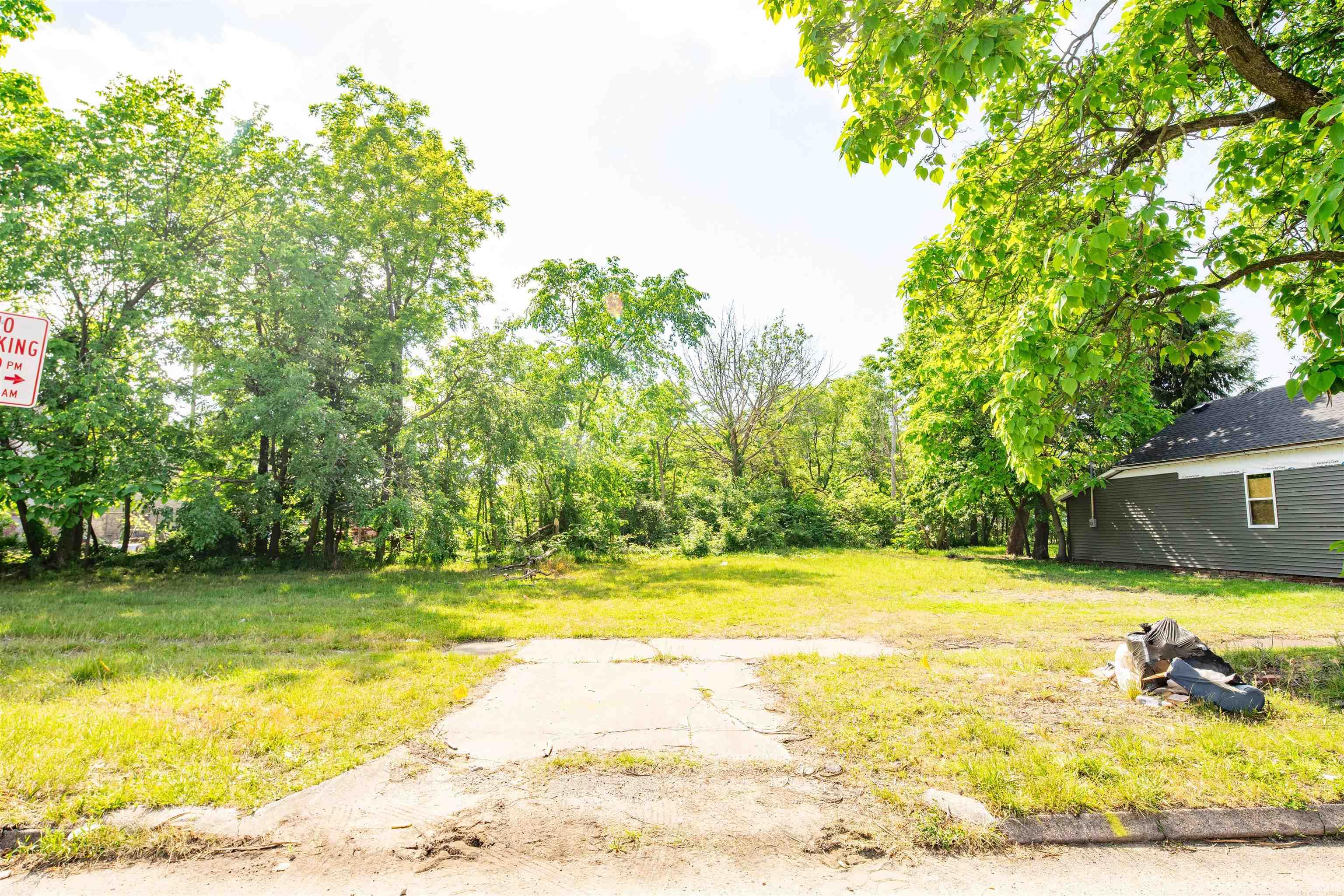 514 College & 184 Vacant Lots Street South Bend IN 46628