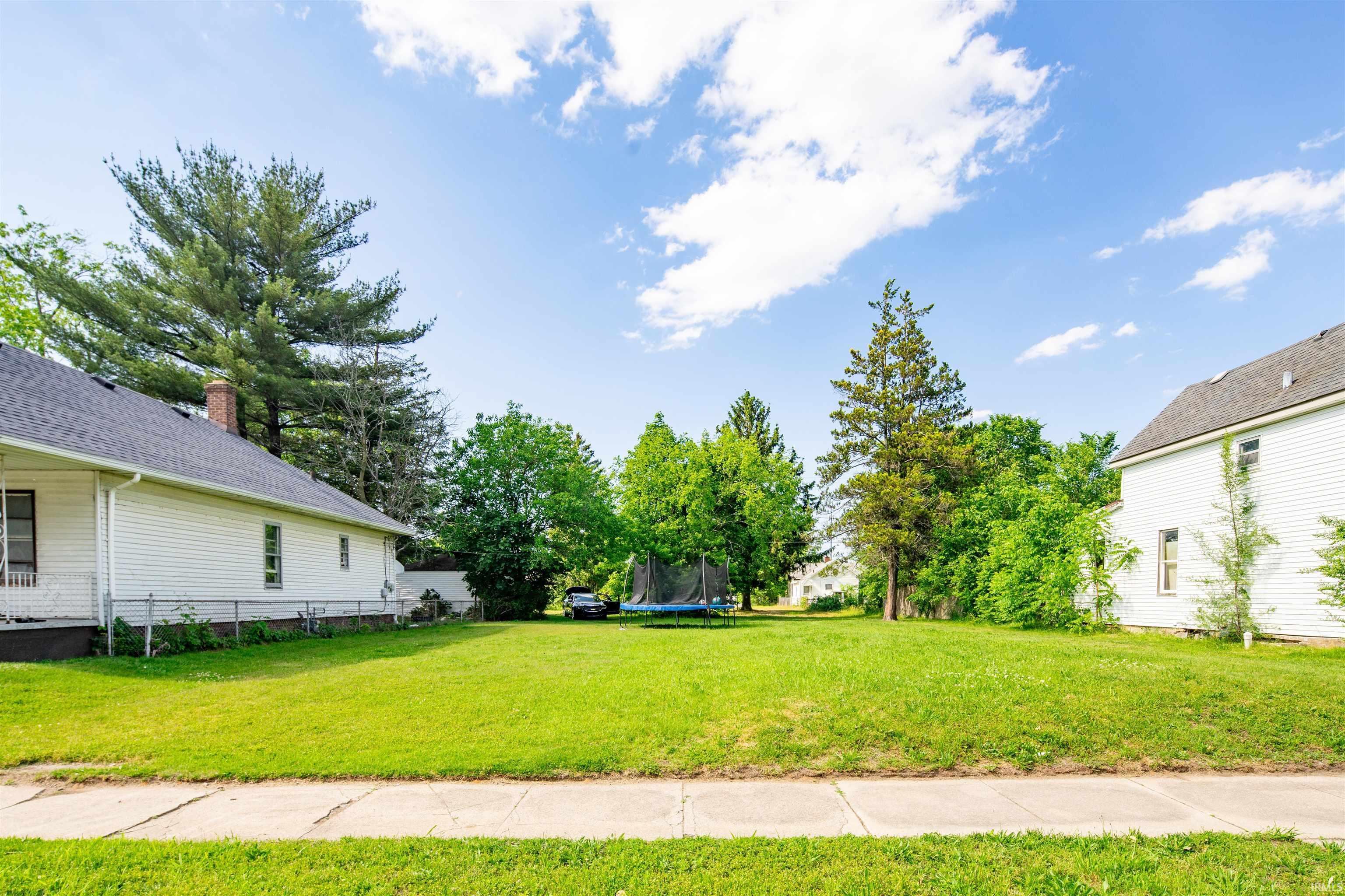 514 College & 184 Vacant Lots Street South Bend IN 46628