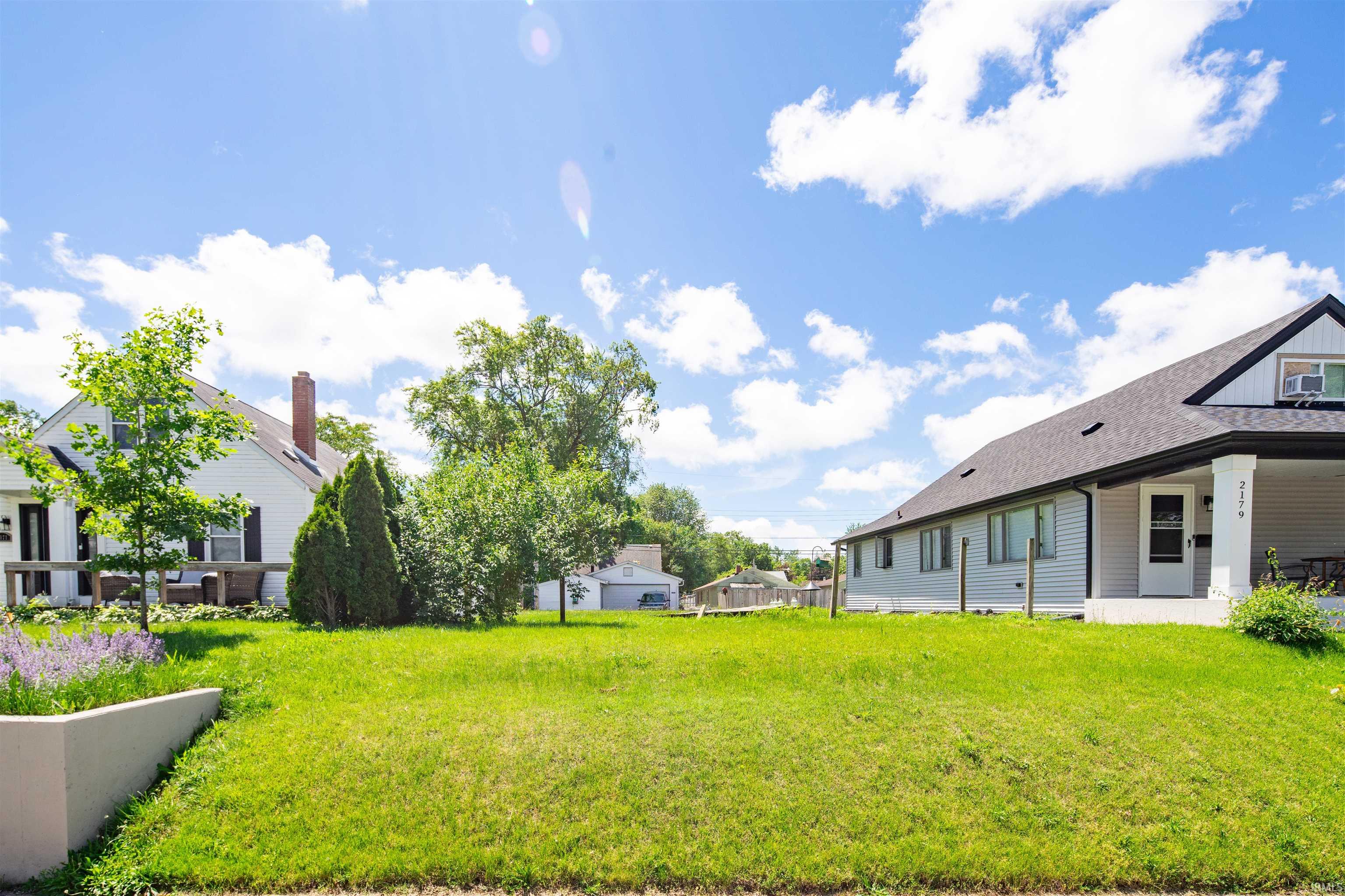 514 College & 184 Vacant Lots Street South Bend IN 46628