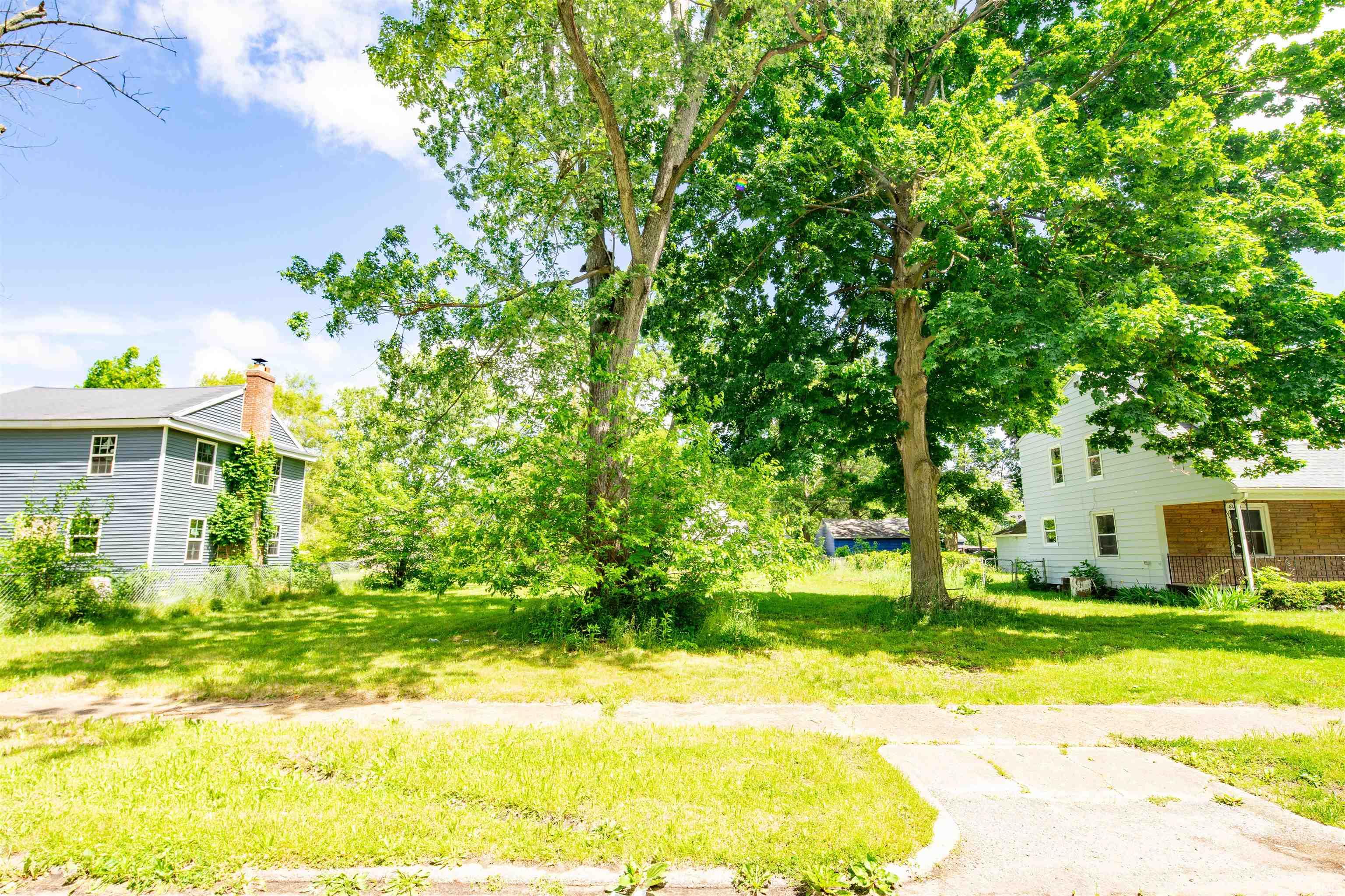 514 College & 184 Vacant Lots Street South Bend IN 46628