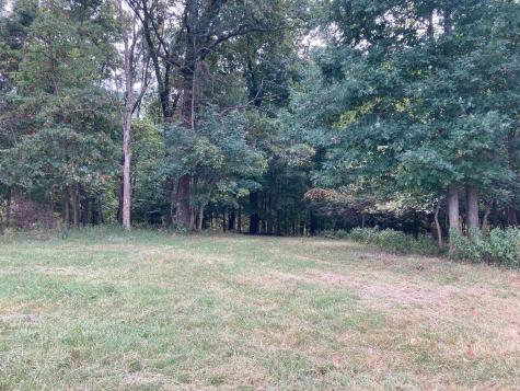 960 N Blue Barn Road Bloomfield IN 47424