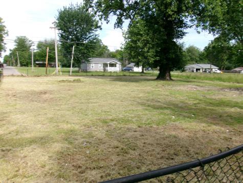 76 SE O Street Linton IN 47441
