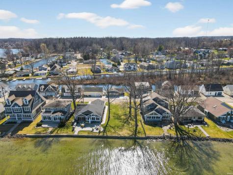 E Highland View Drive Syracuse IN 46567
