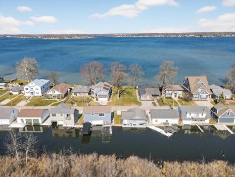 E Highland View Drive Syracuse IN 46567
