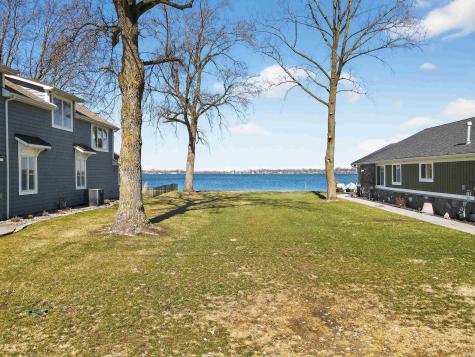 E Highland View Drive Syracuse IN 46567