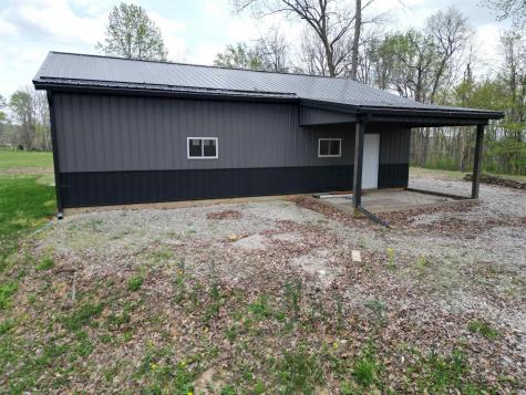 9045 E Pine Road Common Bloomfield IN 47424