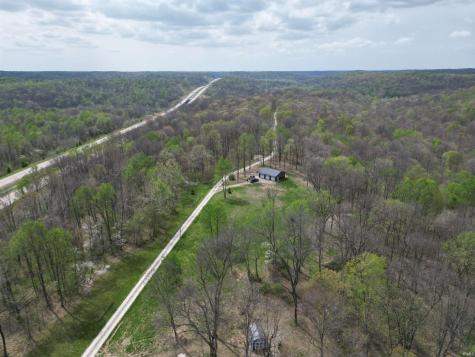9045 E Pine Road Common Bloomfield IN 47424
