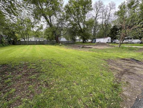 724 S April Drive Cromwell IN 46732