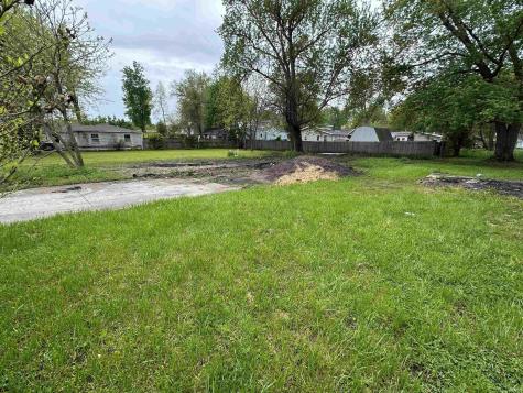 724 S April Drive Cromwell IN 46732