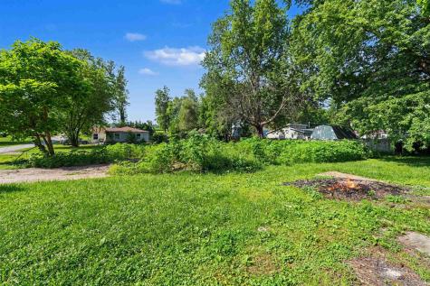 724 S April Drive Cromwell IN 46732