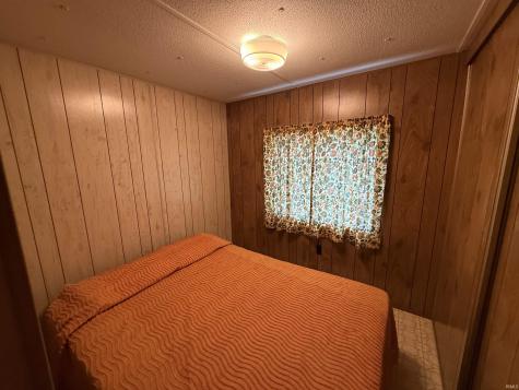 4363 N Private Rd, 1195 E Loogootee IN 47553