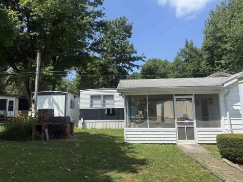 4363 N Private Rd, 1195 E Loogootee IN 47553