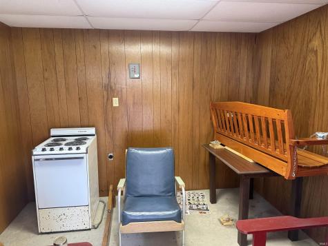 4363 N Private Rd, 1195 E Loogootee IN 47553