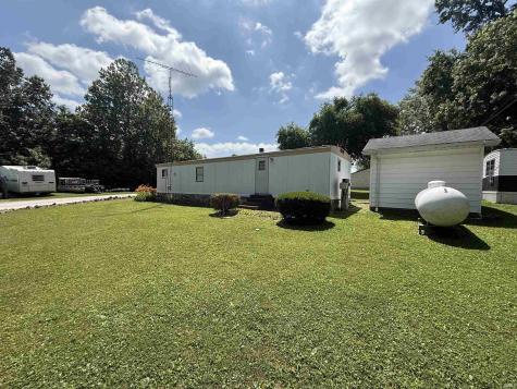 4363 N Private Rd, 1195 E Loogootee IN 47553