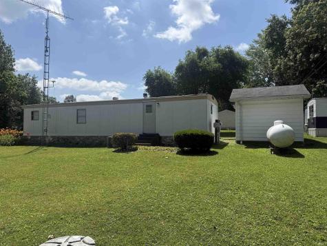 4363 N Private Rd, 1195 E Loogootee IN 47553