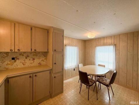 4363 N Private Rd, 1195 E Loogootee IN 47553