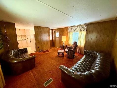 4363 N Private Rd, 1195 E Loogootee IN 47553