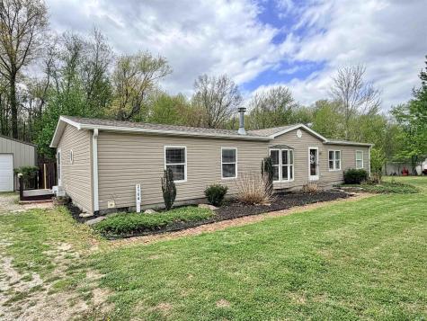 2104 N Hoosier Hills Linton IN 47441