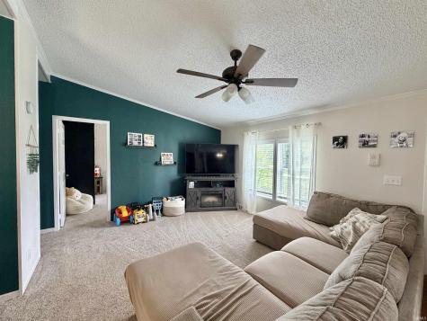 2104 N Hoosier Hills Linton IN 47441