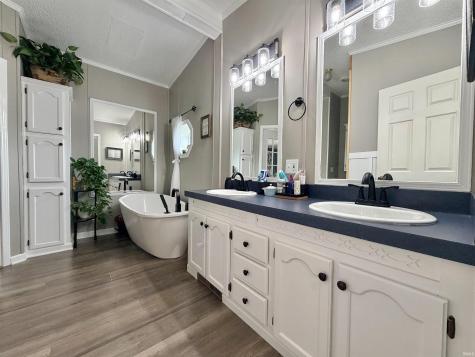 2104 N Hoosier Hills Linton IN 47441