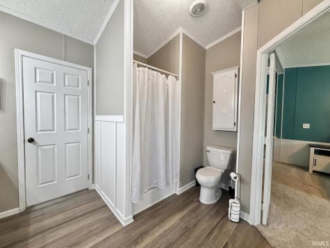 2104 N Hoosier Hills Linton IN 47441