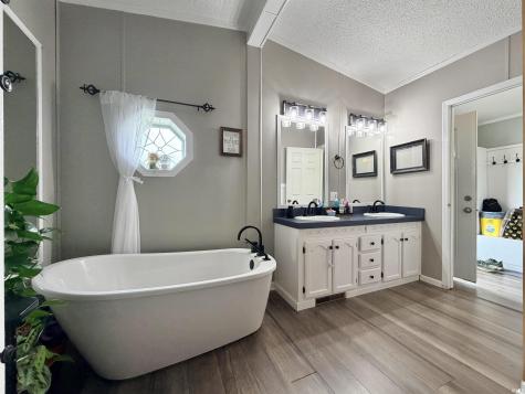 2104 N Hoosier Hills Linton IN 47441