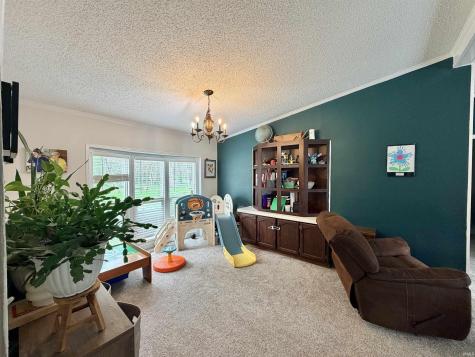 2104 N Hoosier Hills Linton IN 47441
