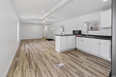 4706 E Ravinea Loop Monticello IN 47960