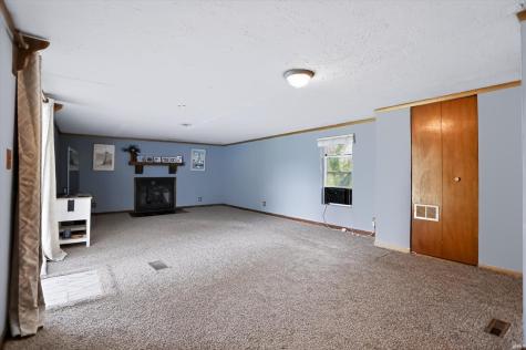 979 E State Road Cloverdale IN 46120