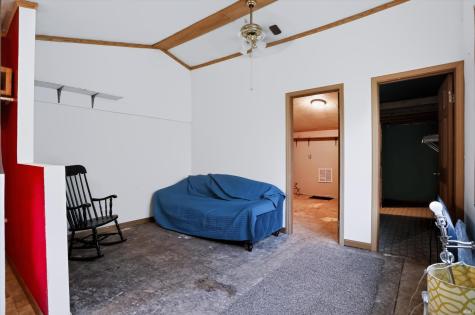 979 E State Road Cloverdale IN 46120