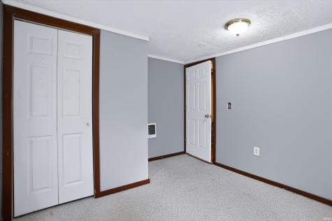 979 E State Road Cloverdale IN 46120