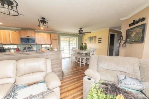 685 N Cold Springs Road Bloomfield IN 47424