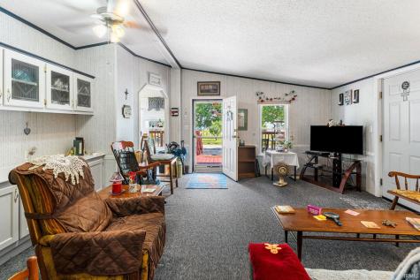 6631 N 570 W Winamac IN 46996