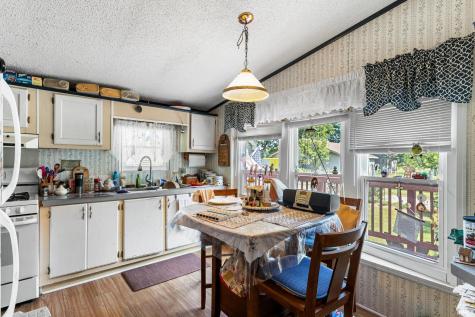 6631 N 570 W Winamac IN 46996