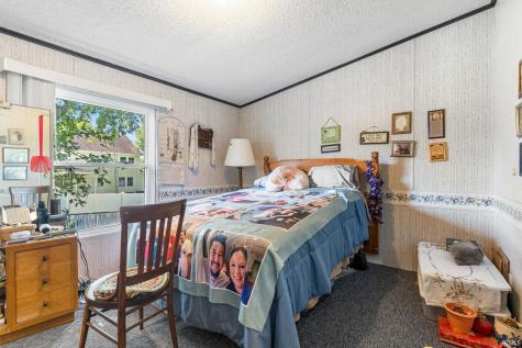 6631 N 570 W Winamac IN 46996