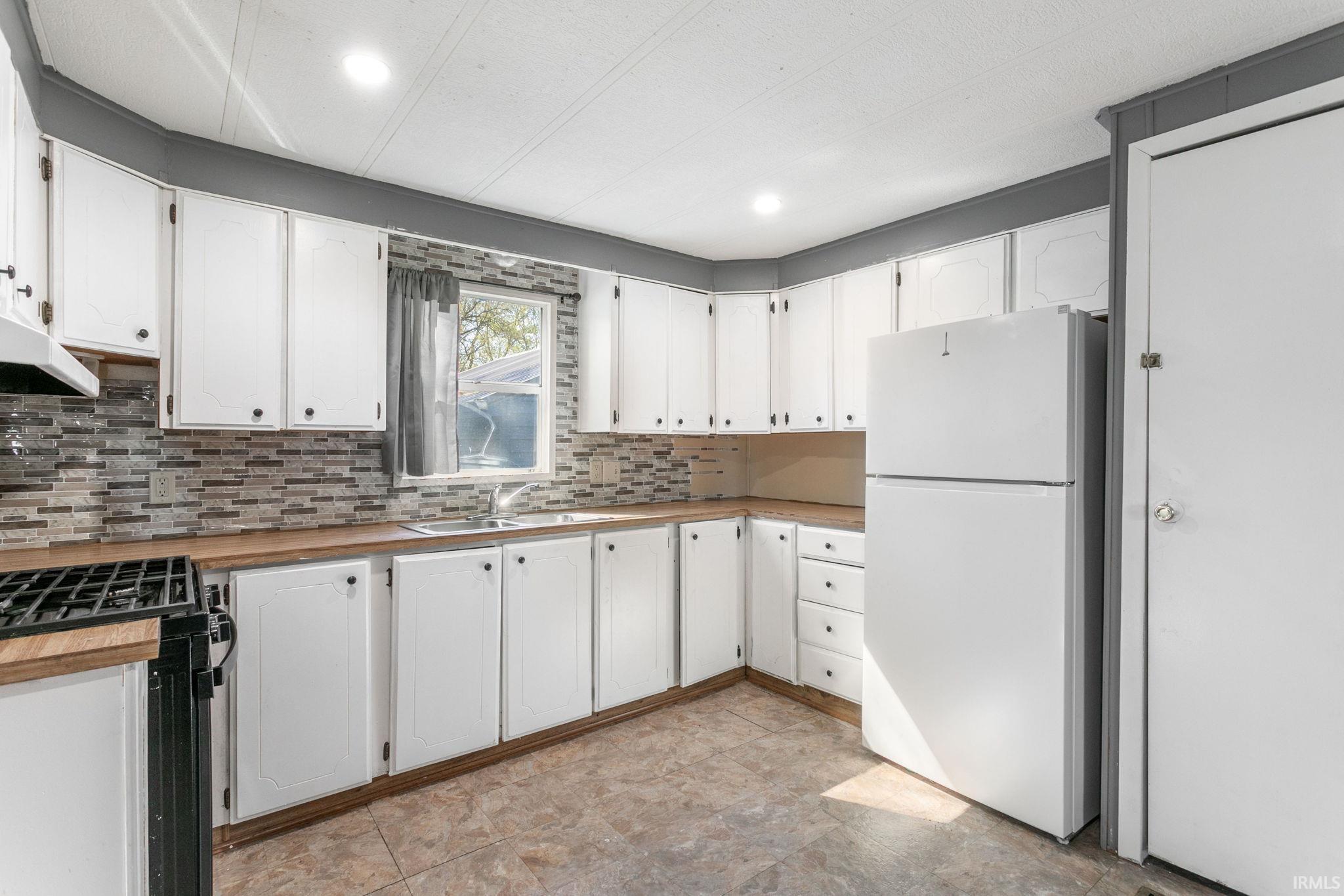 12514 Bonnie Lane Middlebury IN 46540