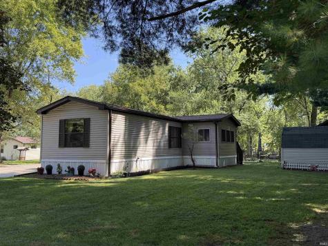 2876 N 175 E Winamac IN 46996