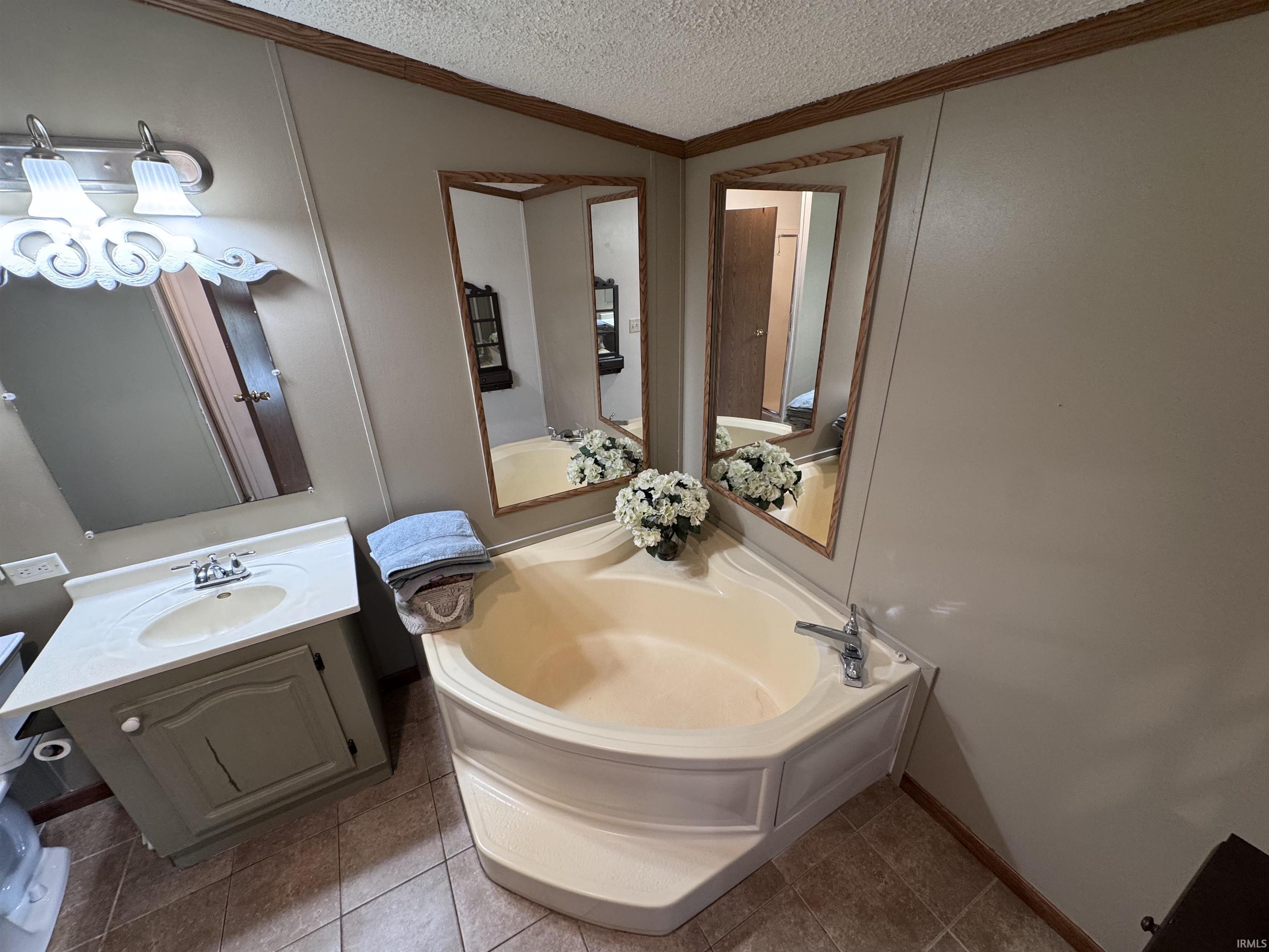 9107 N Mary D Drive Bremen IN 46506