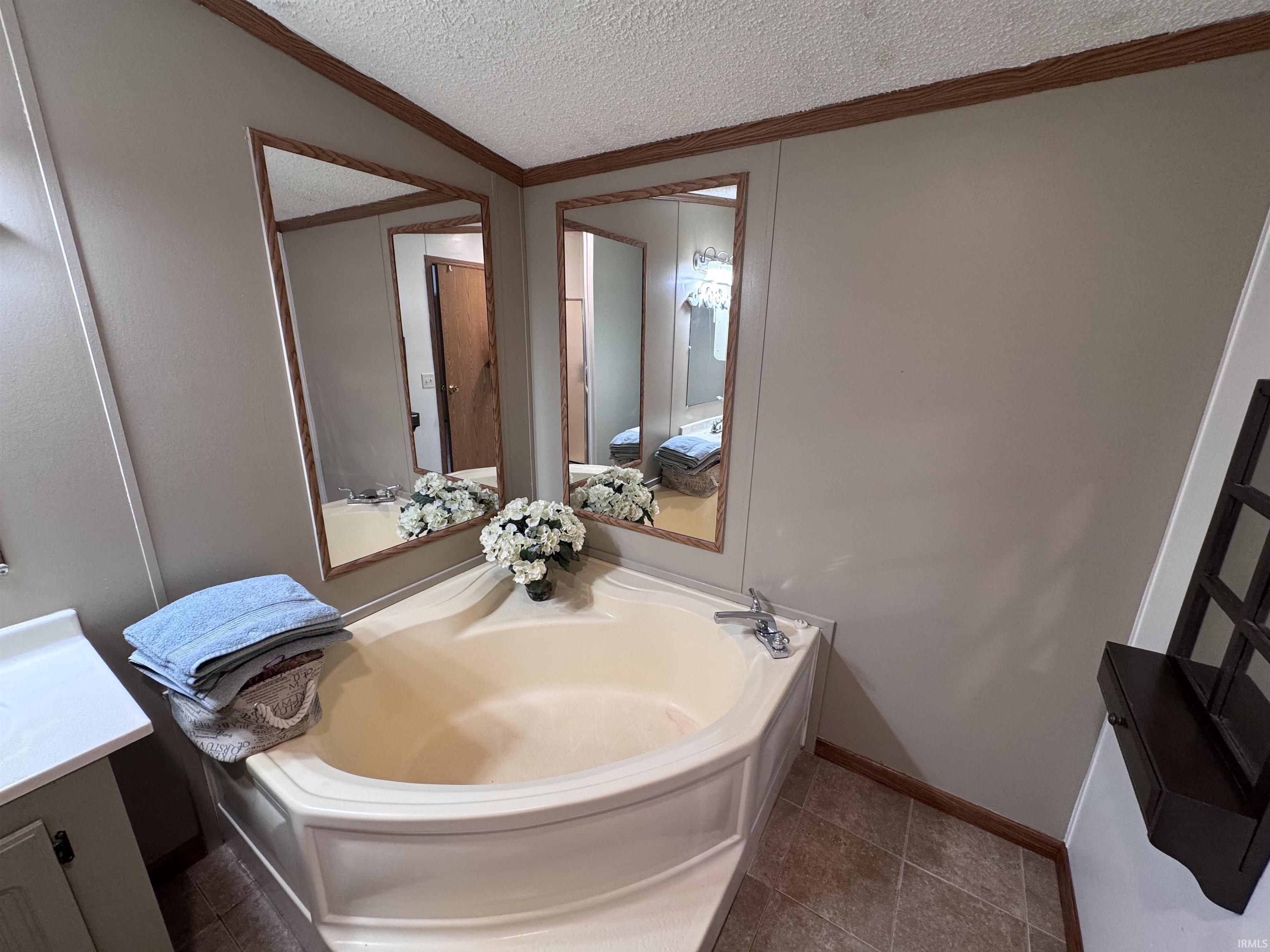 9107 N Mary D Drive Bremen IN 46506