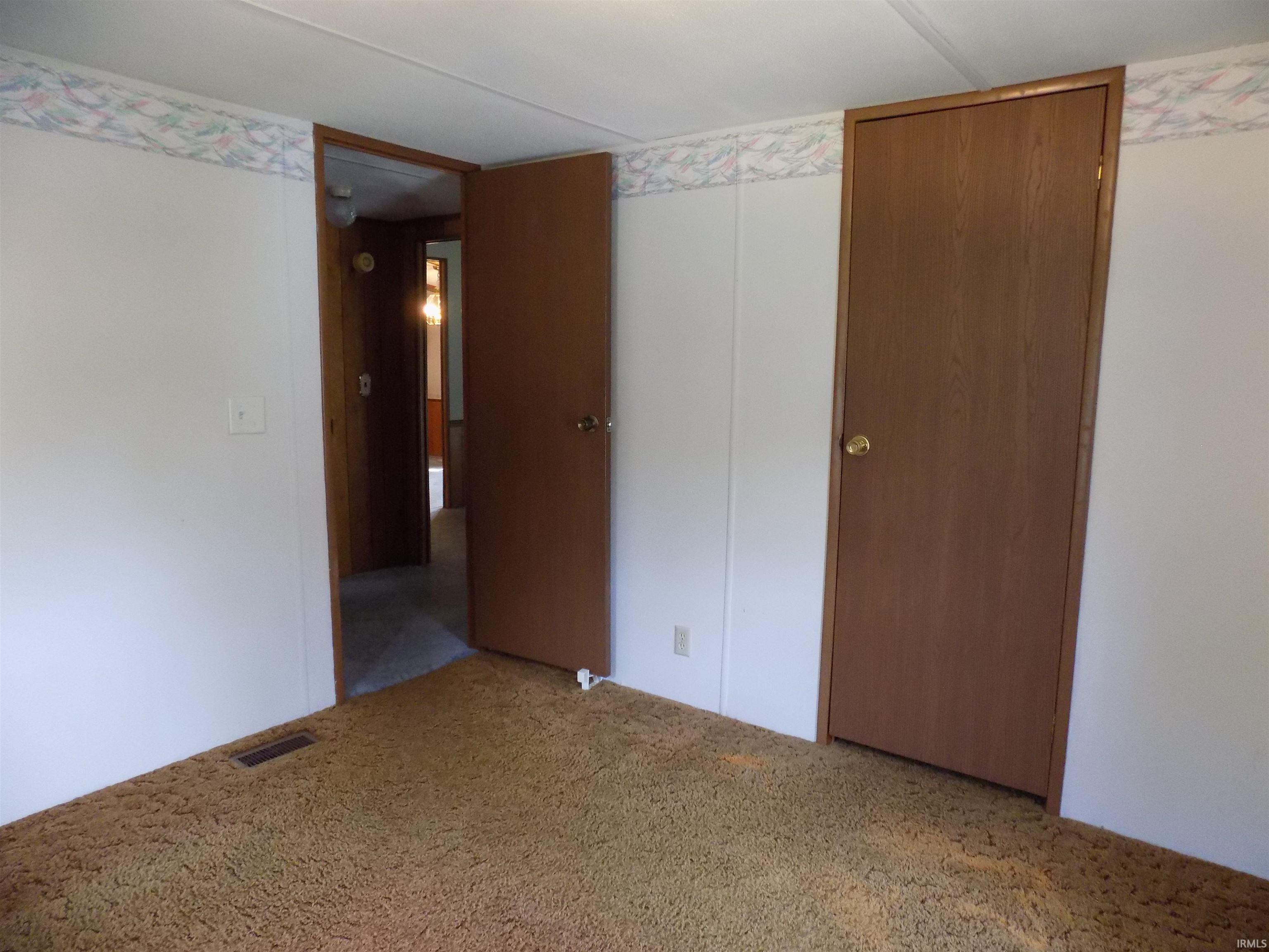 58613 County Road 105 Elkhart IN 46517