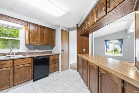 1047 E Smith Street Warsaw IN 46580