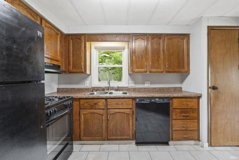 1047 E Smith Street Warsaw IN 46580
