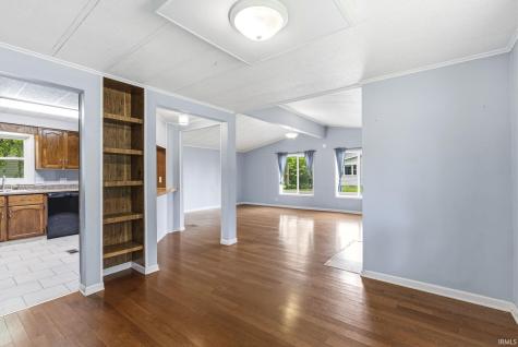 1047 E Smith Street Warsaw IN 46580